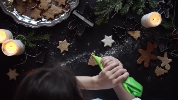 Woman hands. Traditional homemade christmas dessert — Stock Video