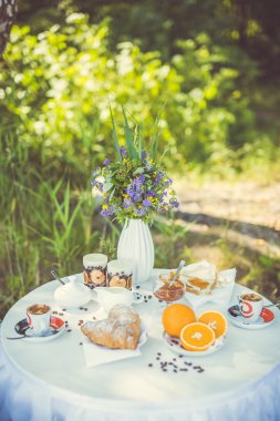 güzel romantik kahvaltılar