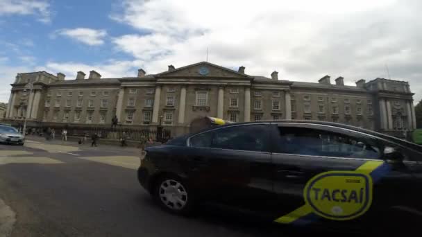 Trinity College hızlandırılmış, Dublin şehir merkezi İrlanda. — Stok video