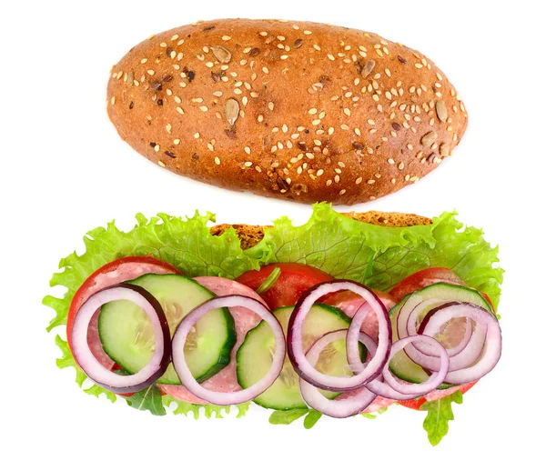 Sund kost: Frisk sandwich med salat, tomat og løg . - Stock-foto