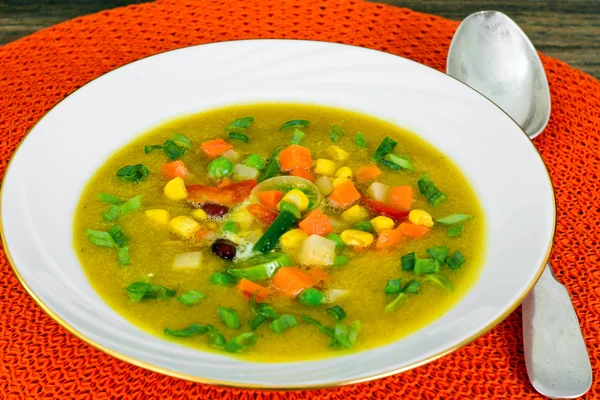 Sopa de abóbora-cenoura com mistura de legumes mexicanos — Fotografia de Stock