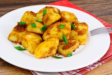 Patates köri ve ekmek kırıntıları, garnitür