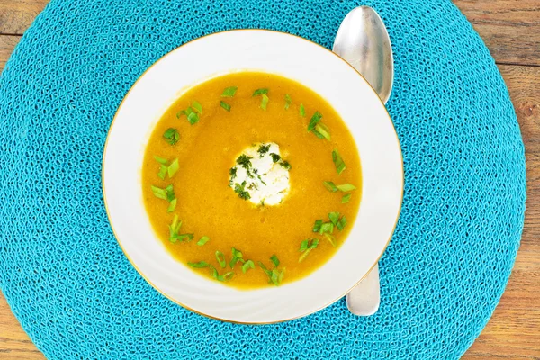 Havuç, kabak krem çorbası diyet gıda.