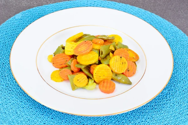 Grillade grönsaker morötter, gröna bönor, Broccoli — Stockfoto