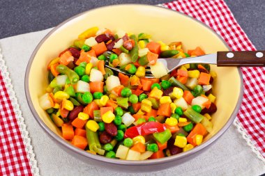 Sebze Meksika karışımı. Domates, fasulye, kereviz, yeşil B