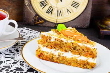 Ceviz ile havuç kek pişirme