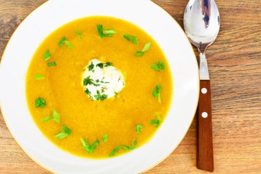 Havuç, kabak krem çorbası diyet gıda.
