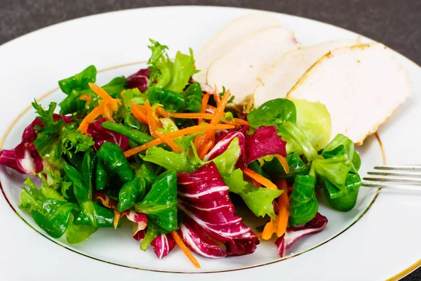 Mezcla de ensaladas Batavia, Levántate, Radicchio, Pollo de achicoria —  Fotos de Stock