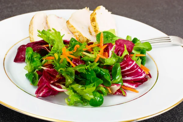 Salada Mix Batavian, Frise, Radicchio, Frango de chicória — Fotografia de Stock