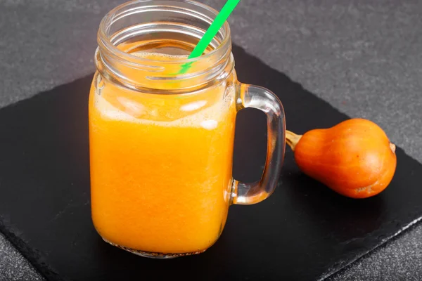 Smoothie à la citrouille aux vitamines fraîches — Photo