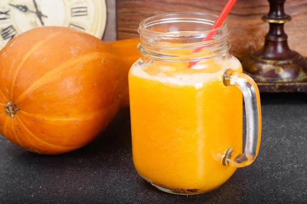 Smoothie à la citrouille aux vitamines fraîches — Photo