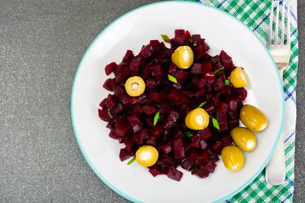 Salată de sfeclă și măsline — Fotografie, imagine de stoc