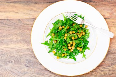 Yeşil bezelye ve Roka Salatası