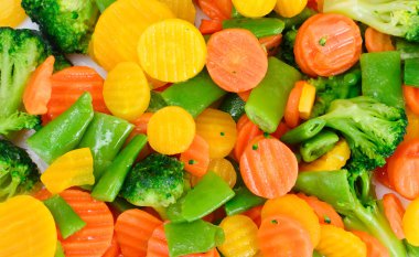 Buğulanmış sebze patates, havuç, karnabahar, brokoli