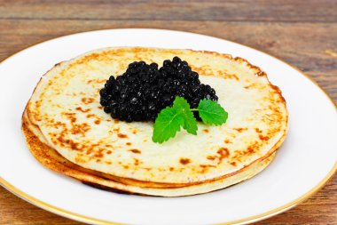 siyah havyar ile Pancakes