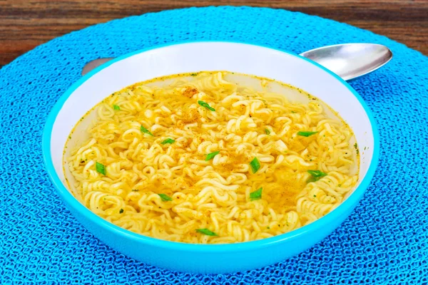 Comer sano sin sopa de carne con fideos . — Foto de Stock