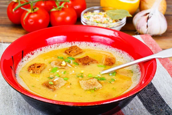 Alimento saludable y dietético: Sopa con lentejas, apio — Foto de Stock