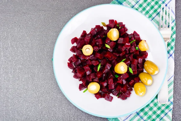 Salată de sfeclă și măsline — Fotografie, imagine de stoc