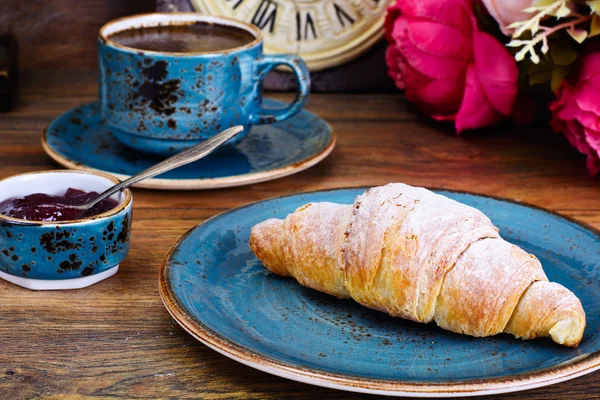 Tasty Sweet Croissant — Stock Photo, Image