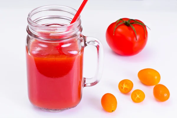 Süß lecker Vitamin Tomaten Smoothies Saft — Stockfoto