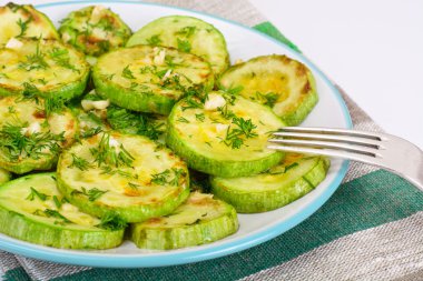 Peynir ve baharat ile kızarmış kabak