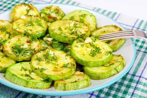 Peynir ve baharat ile kızarmış kabak