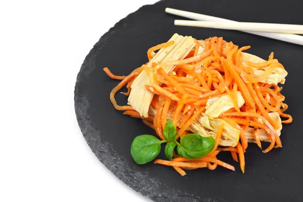 Havuç salatası, tuz, şeker, soğan, sarımsak, bitkisel yağ, balsami