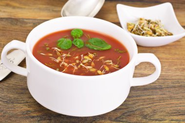 Domates çorbası Germinated tane plaka ile. Ulusal İtalyan Cui