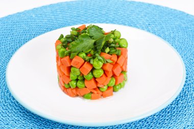 Sulu sebze güveç. Kırmızı biber, köfte ve patates gibiydik. Diyet gıda