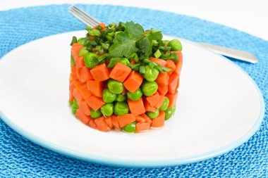 Sulu sebze güveç. Kırmızı biber, köfte ve patates gibiydik. Diyet gıda