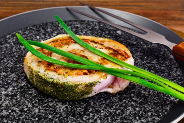 Pastırma mantar, havuç, Yeşiller, mangal ile rulo