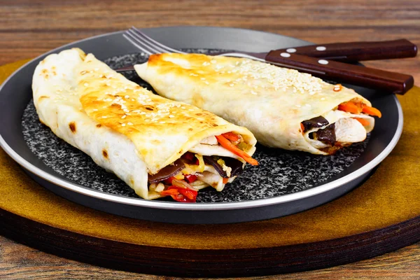 Burrito, Shawarma Lavash with Chicken and Vegetables — Stock Photo, Image