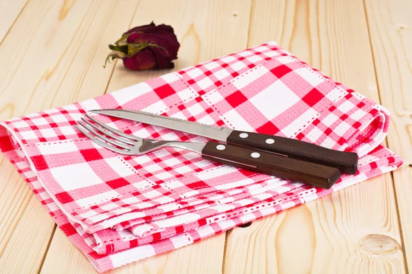 Servilletas de cocina que sirven sobre fondo claro — Foto de Stock