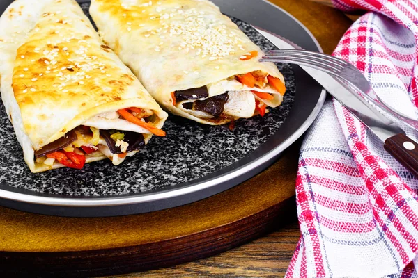 Burrito, Shawarma Lavash with Chicken and Vegetables — Stock Photo, Image