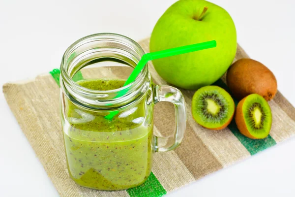 Kiwi и Apple Fresh Juice — стоковое фото