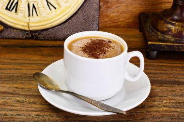 Kahve çikolata koyu arka planda Retro Vintage ile