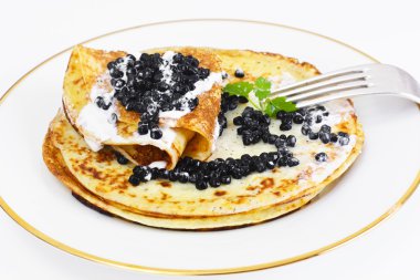 siyah havyar ile Pancakes