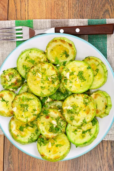 Peynir ve baharat ile kızarmış kabak