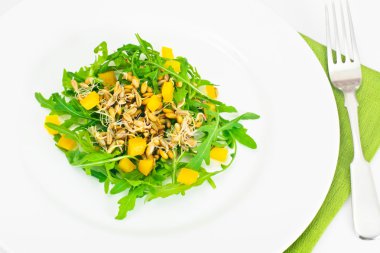 Roka Salatası buğday tohumu ve tatlı kırmızı biber