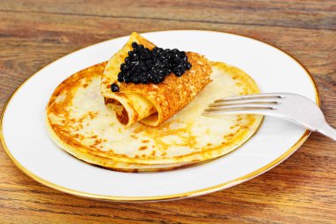 siyah havyar ile Pancakes