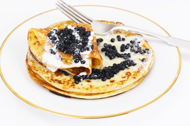 siyah havyar ile Pancakes