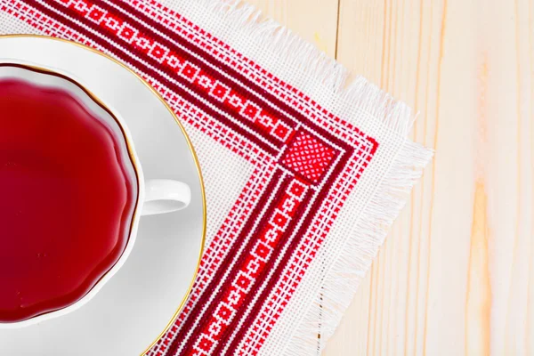 Чашка чая из красной розы — стоковое фото