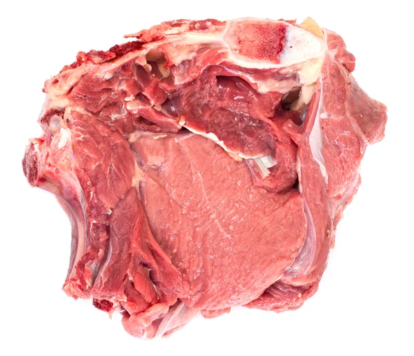 Un pedazo de carne fresca cruda, ternera aislada sobre fondo blanco — Foto de Stock