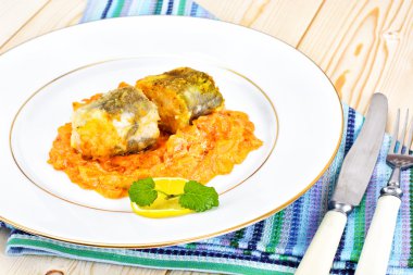 Yunanca soğan ve havuç ile balık