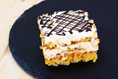 Ekşi doğru Sream ile bal pasta