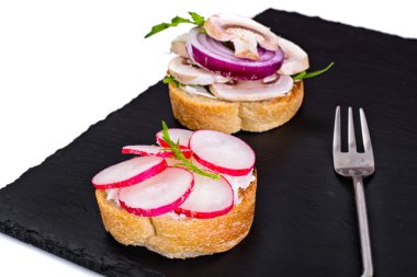 Sandviç Mısır ekmeği ve mantar