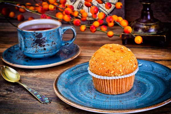 Baking Sweet Cake with Walnuts — Stock Photo, Image