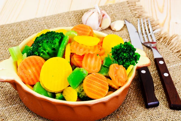 Légumes cuits à la vapeur Pommes de terre, Carottes, Chou-fleur, Brocoli — Photo