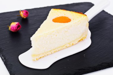 Cheesecake ile kayısı