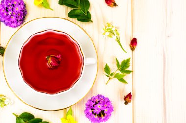 Çiçekli Kırmızı Gül ebegümeci çayı